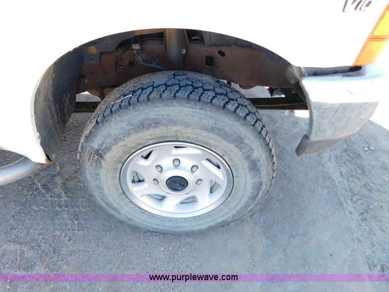 image for item AW9433 1999 Ford F250 Ext. Cab pickup truck