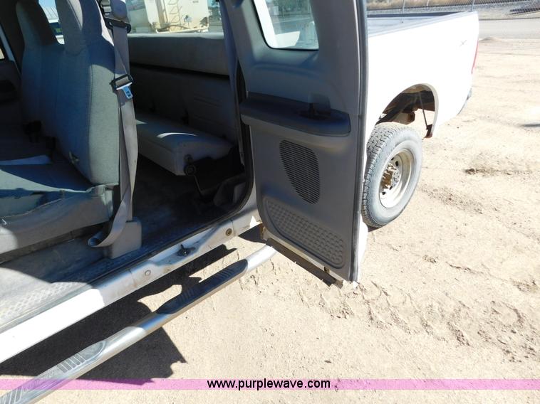 image for item AW9433 1999 Ford F250 Ext. Cab pickup truck