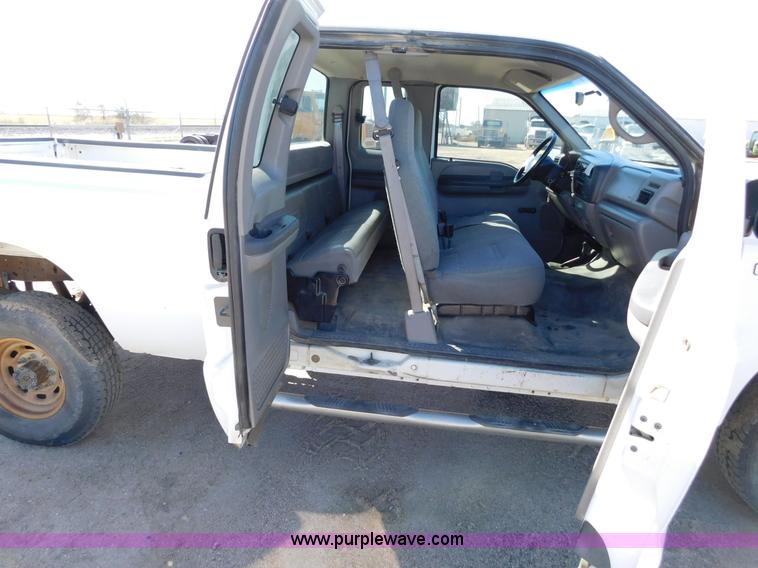 image for item AW9433 1999 Ford F250 Ext. Cab pickup truck