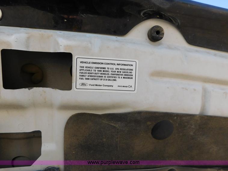 image for item AW9433 1999 Ford F250 Ext. Cab pickup truck