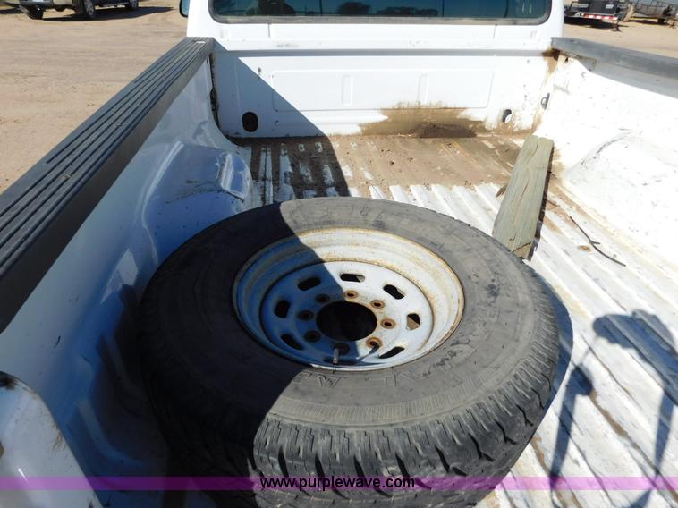 image for item AW9433 1999 Ford F250 Ext. Cab pickup truck