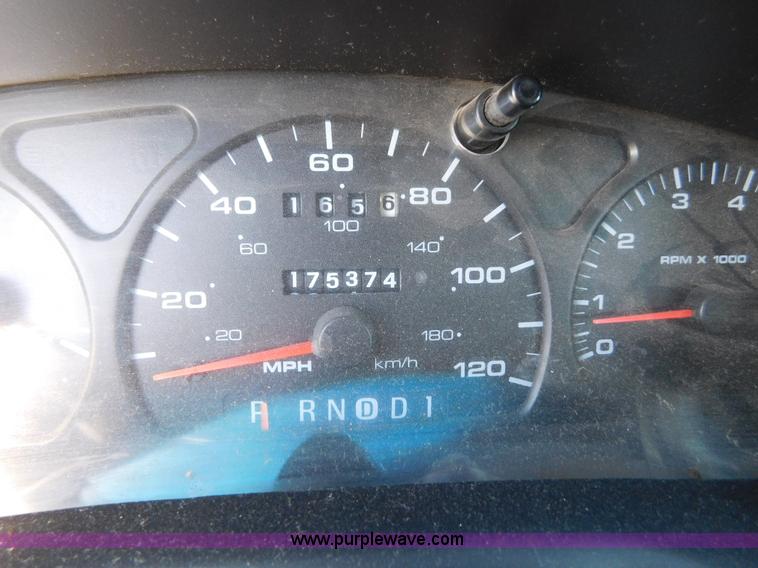 image for item AW9434 2000 Ford Taurus