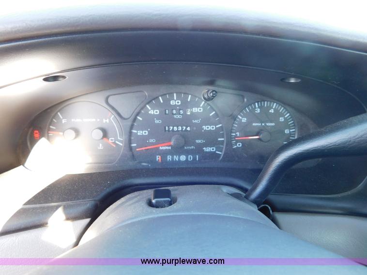 image for item AW9434 2000 Ford Taurus