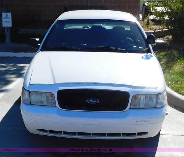 image for item AW9435 2003 Ford Crown Victoria Police Interceptor