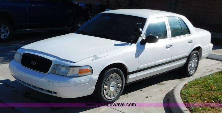 image for item AW9435 2003 Ford Crown Victoria Police Interceptor