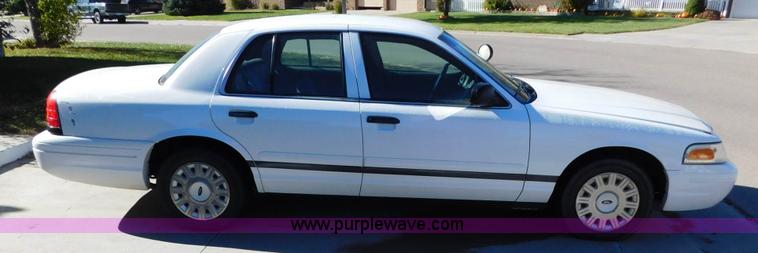 image for item AW9435 2003 Ford Crown Victoria Police Interceptor