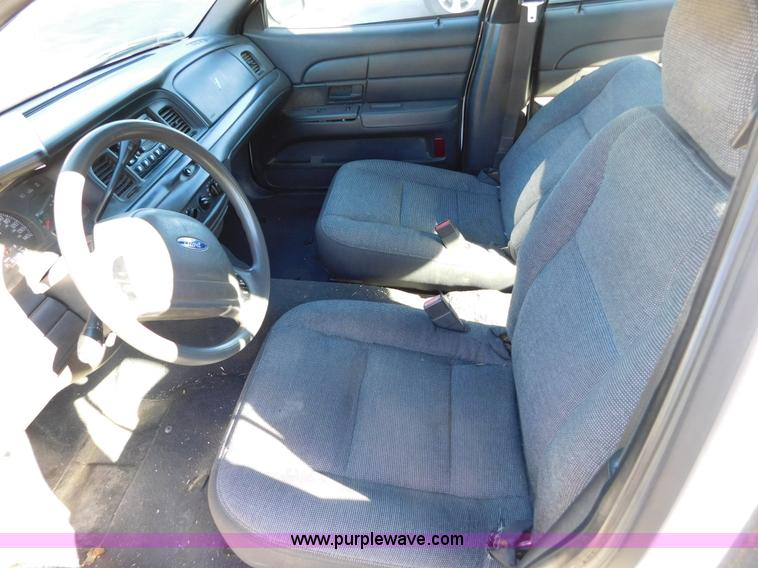 image for item AW9435 2003 Ford Crown Victoria Police Interceptor