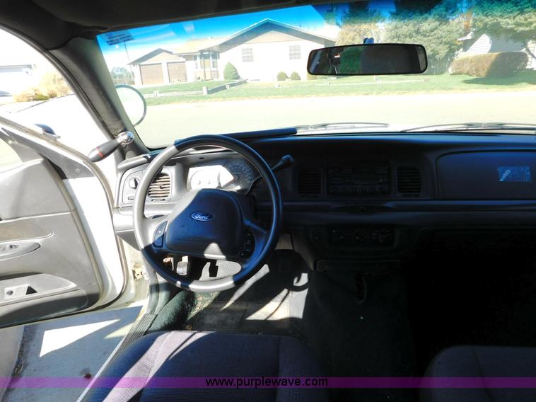 image for item AW9435 2003 Ford Crown Victoria Police Interceptor