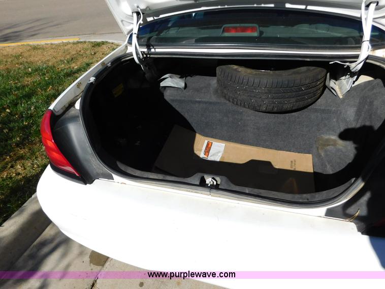 image for item AW9435 2003 Ford Crown Victoria Police Interceptor