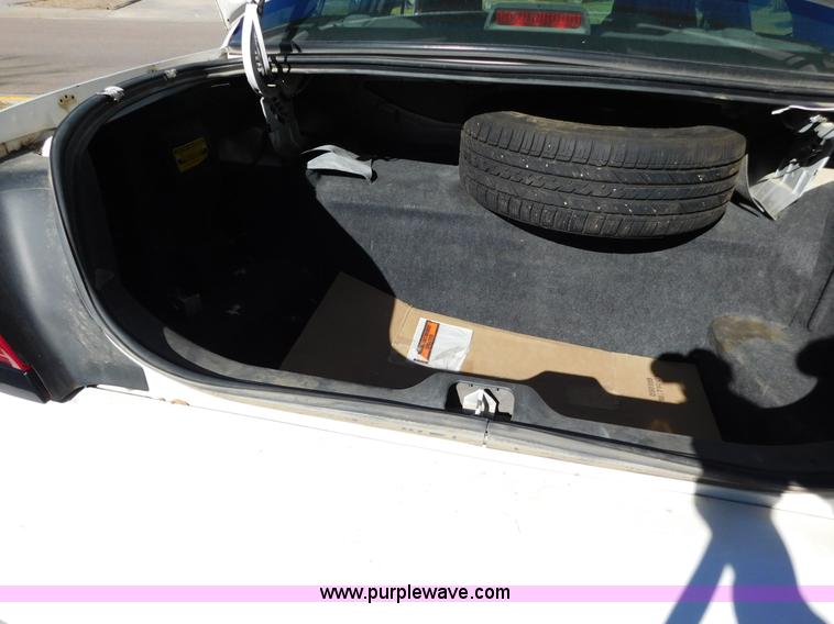 image for item AW9435 2003 Ford Crown Victoria Police Interceptor