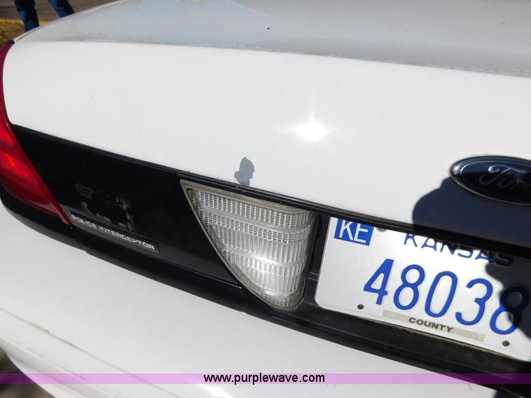 image for item AW9435 2003 Ford Crown Victoria Police Interceptor