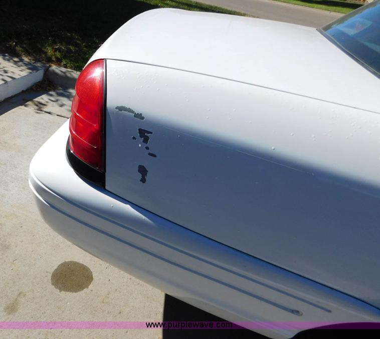 image for item AW9435 2003 Ford Crown Victoria Police Interceptor