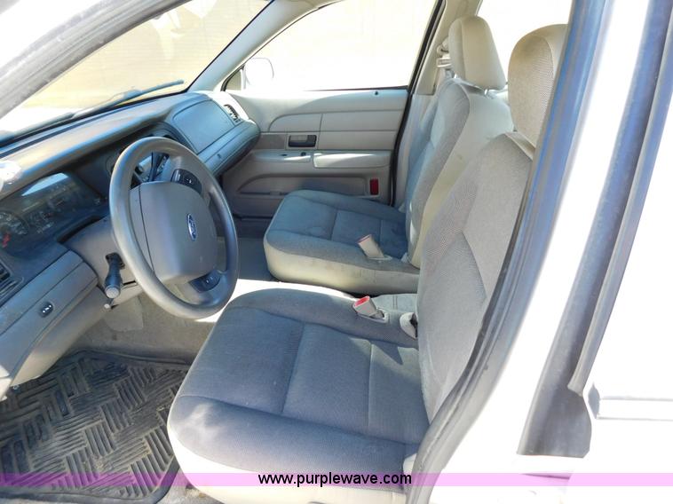 image for item AW9436 2009 Ford Crown Victoria Police Interceptor
