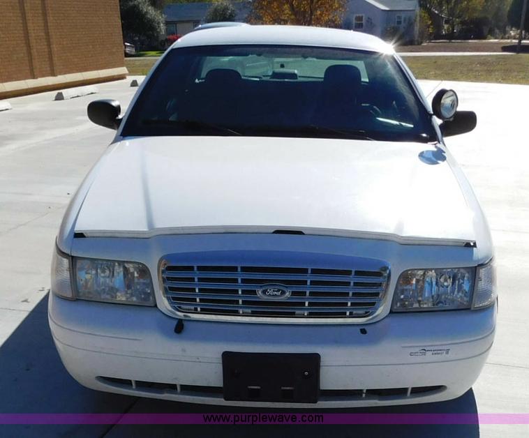 image for item AW9437 2010 Ford Crown Victoria Police Interceptor