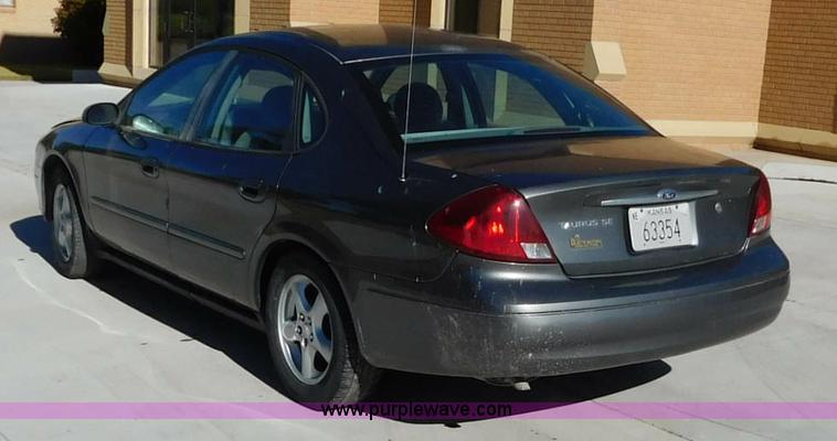 image for item AW9438 2002 Ford Taurus