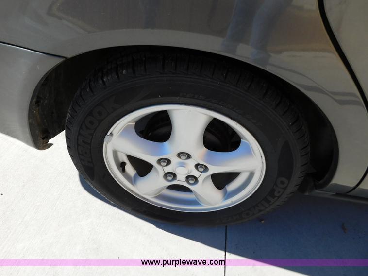 image for item AW9438 2002 Ford Taurus