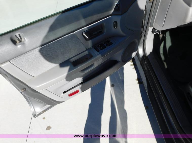 image for item AW9438 2002 Ford Taurus