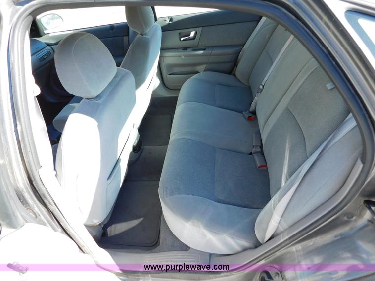 image for item AW9438 2002 Ford Taurus