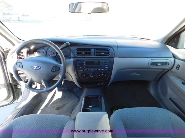 image for item AW9438 2002 Ford Taurus