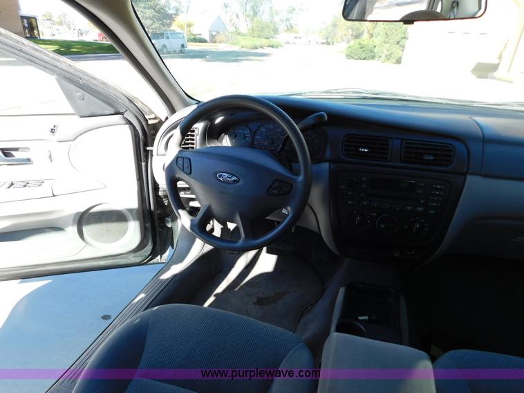 image for item AW9438 2002 Ford Taurus