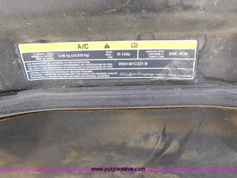 image for item AW9438 2002 Ford Taurus