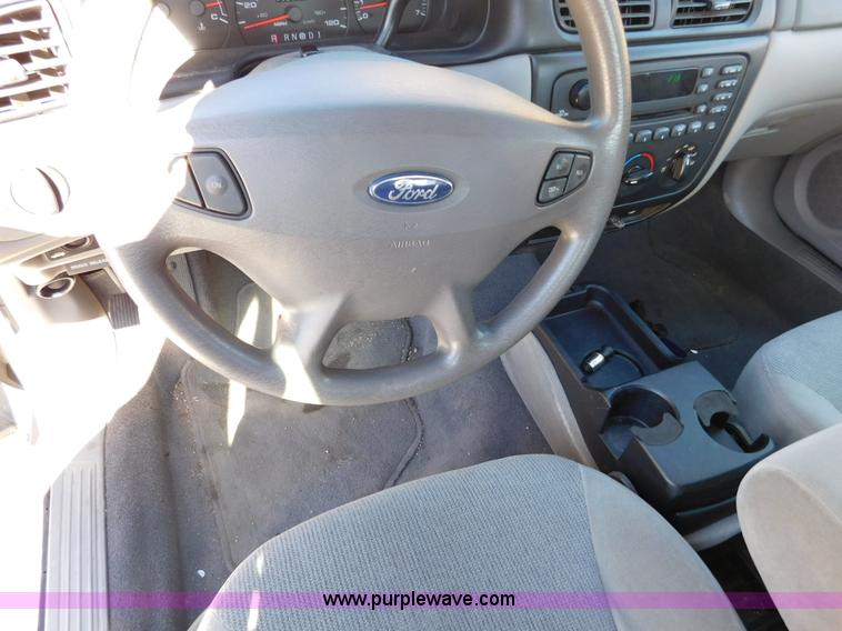 image for item AW9438 2002 Ford Taurus