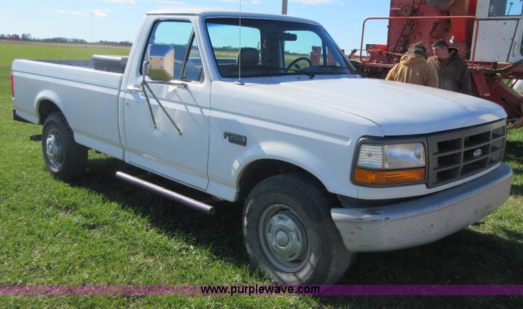 image for item BB9049 1994 Ford F250 XL pickup truck
