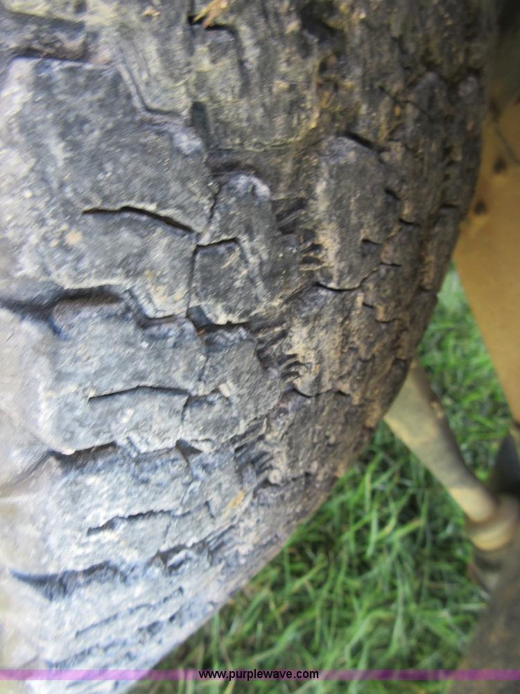 image for item BB9049 1994 Ford F250 XL pickup truck