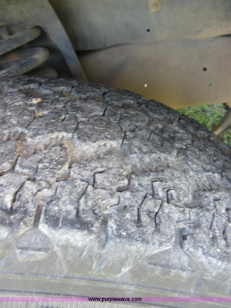 image for item BB9049 1994 Ford F250 XL pickup truck