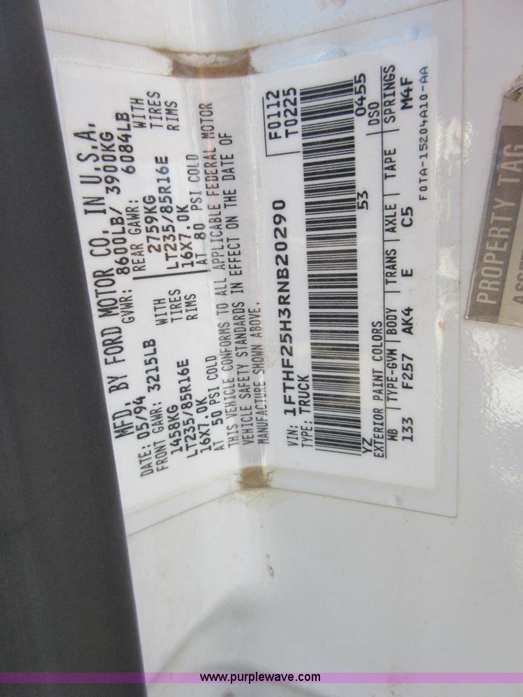 image for item BB9049 1994 Ford F250 XL pickup truck