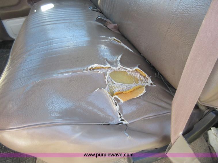 image for item BB9049 1994 Ford F250 XL pickup truck