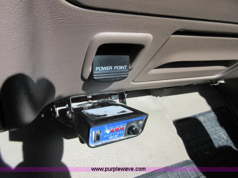 image for item BB9049 1994 Ford F250 XL pickup truck