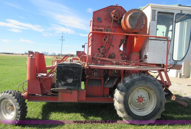 image for item BB9050 Allis Chalmers 582000 cotton picker