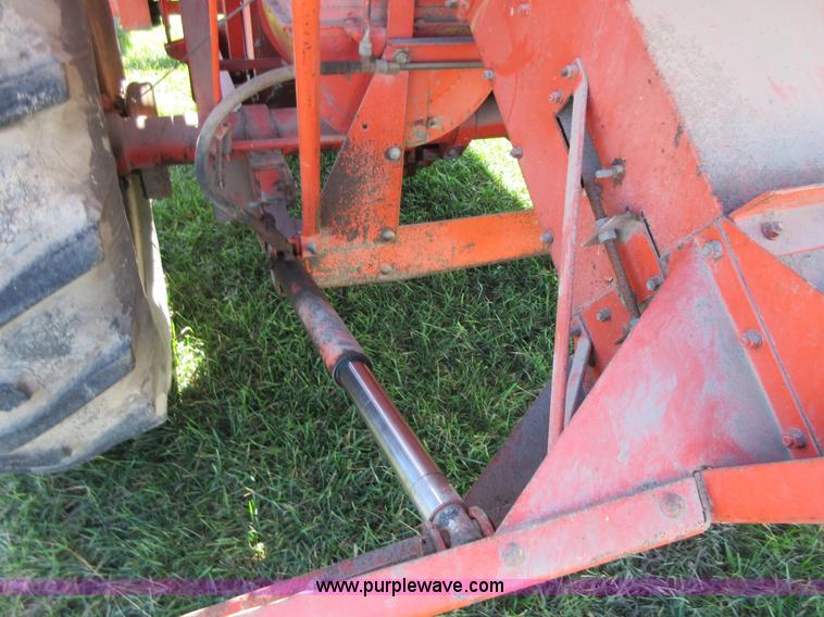 image for item BB9050 Allis Chalmers 582000 cotton picker
