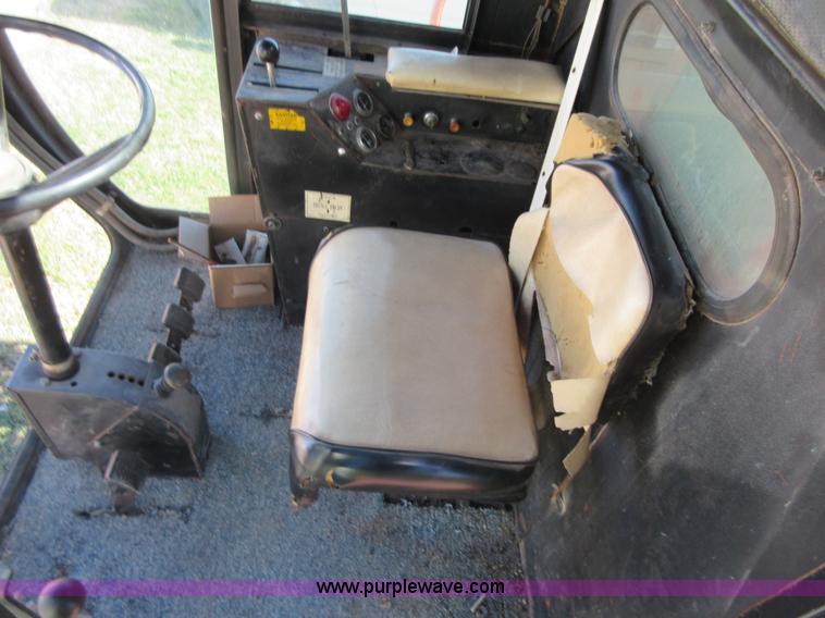 image for item BB9050 Allis Chalmers 582000 cotton picker