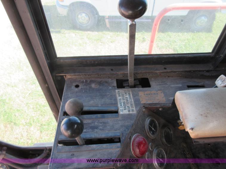 image for item BB9050 Allis Chalmers 582000 cotton picker