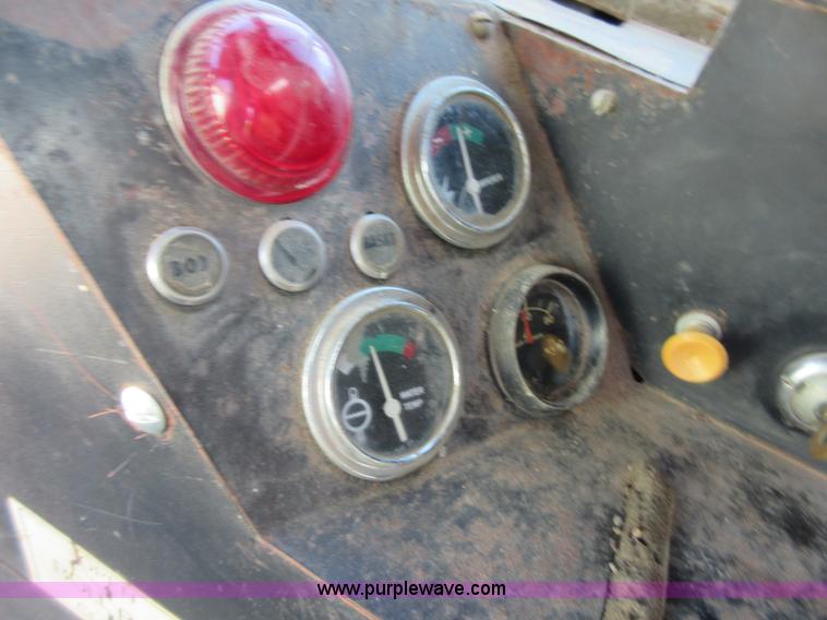 image for item BB9050 Allis Chalmers 582000 cotton picker