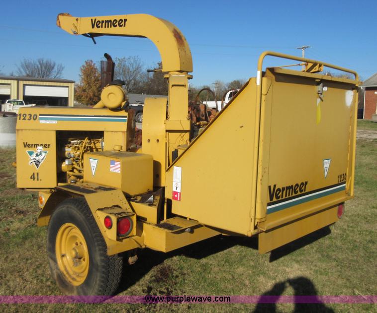 image for item BB9062 Vermeer 1230 brush chipper