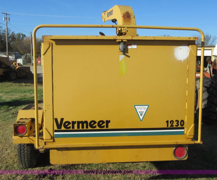 image for item BB9062 Vermeer 1230 brush chipper
