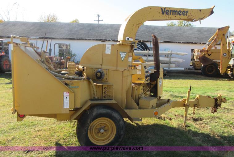 image for item BB9062 Vermeer 1230 brush chipper