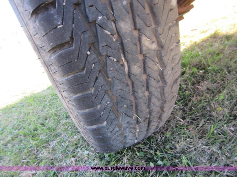 image for item BB9062 Vermeer 1230 brush chipper