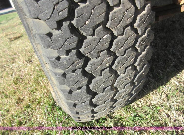 image for item BB9062 Vermeer 1230 brush chipper