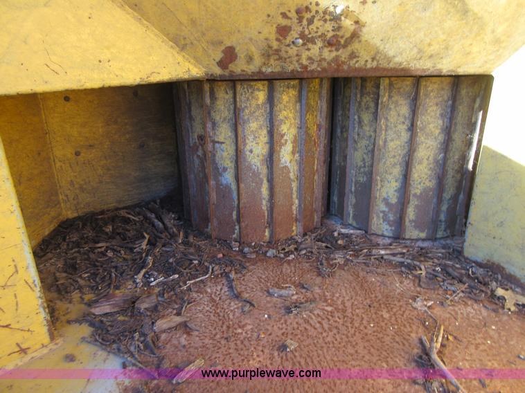 image for item BB9062 Vermeer 1230 brush chipper