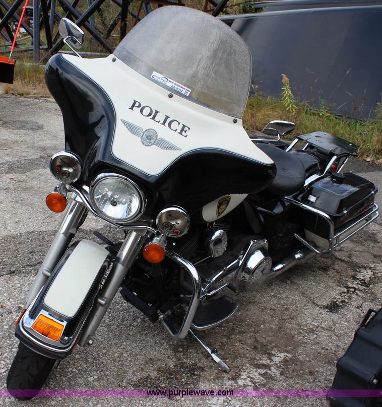 image for item BB9254 2010 Harley Davidson motorcycle