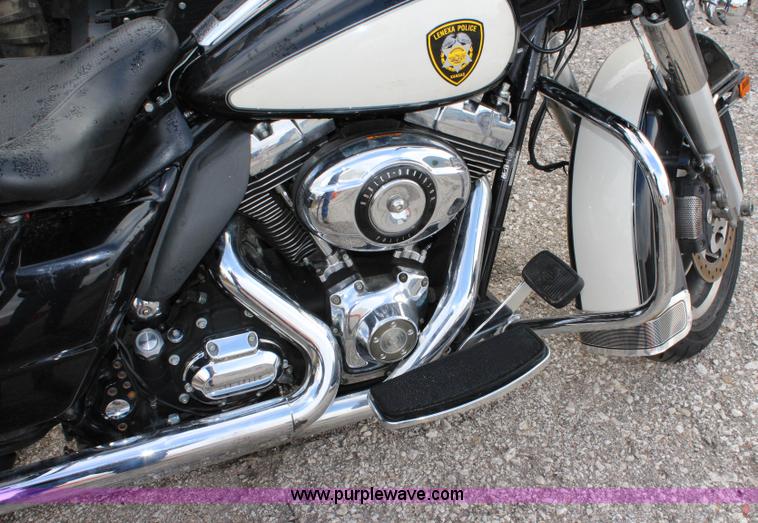 image for item BB9254 2010 Harley Davidson motorcycle