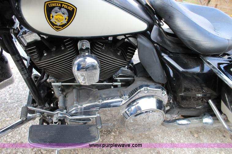 image for item BB9254 2010 Harley Davidson motorcycle