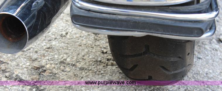 image for item BB9254 2010 Harley Davidson motorcycle