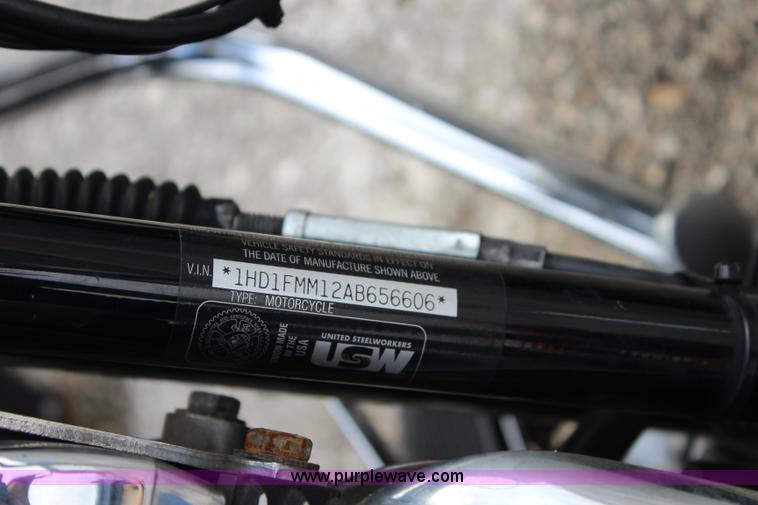 image for item BB9254 2010 Harley Davidson motorcycle