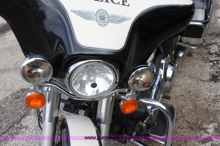 image for item BB9254 2010 Harley Davidson motorcycle