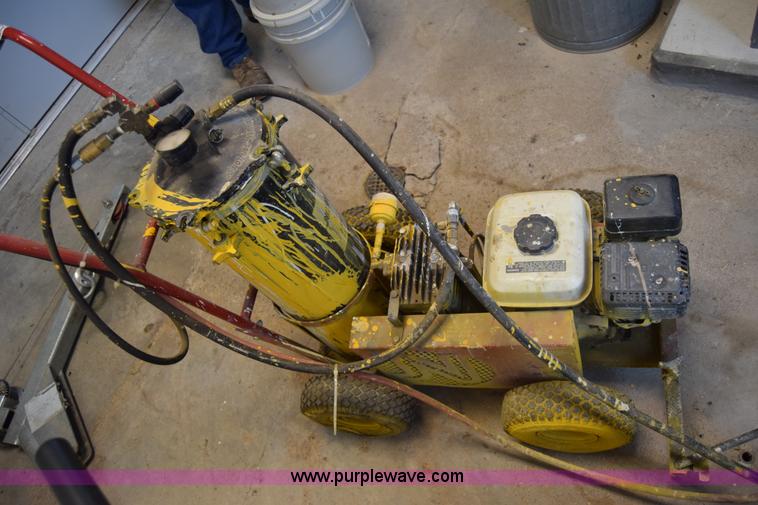 image for item BK9946 Newstripe stripe painter